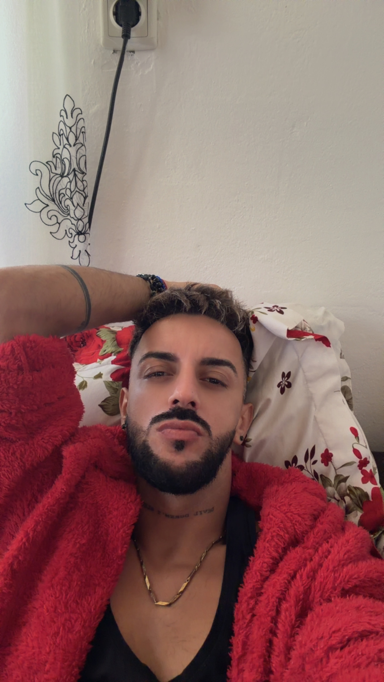 Escorte Sexy - Ploiesti - Suntem aici pentru a ne sim?i bine.  Ps: nimic pe gratis ?i nu m? deranja inutil ok? 
Discre?ie ?i igien? pe primul loc !!!