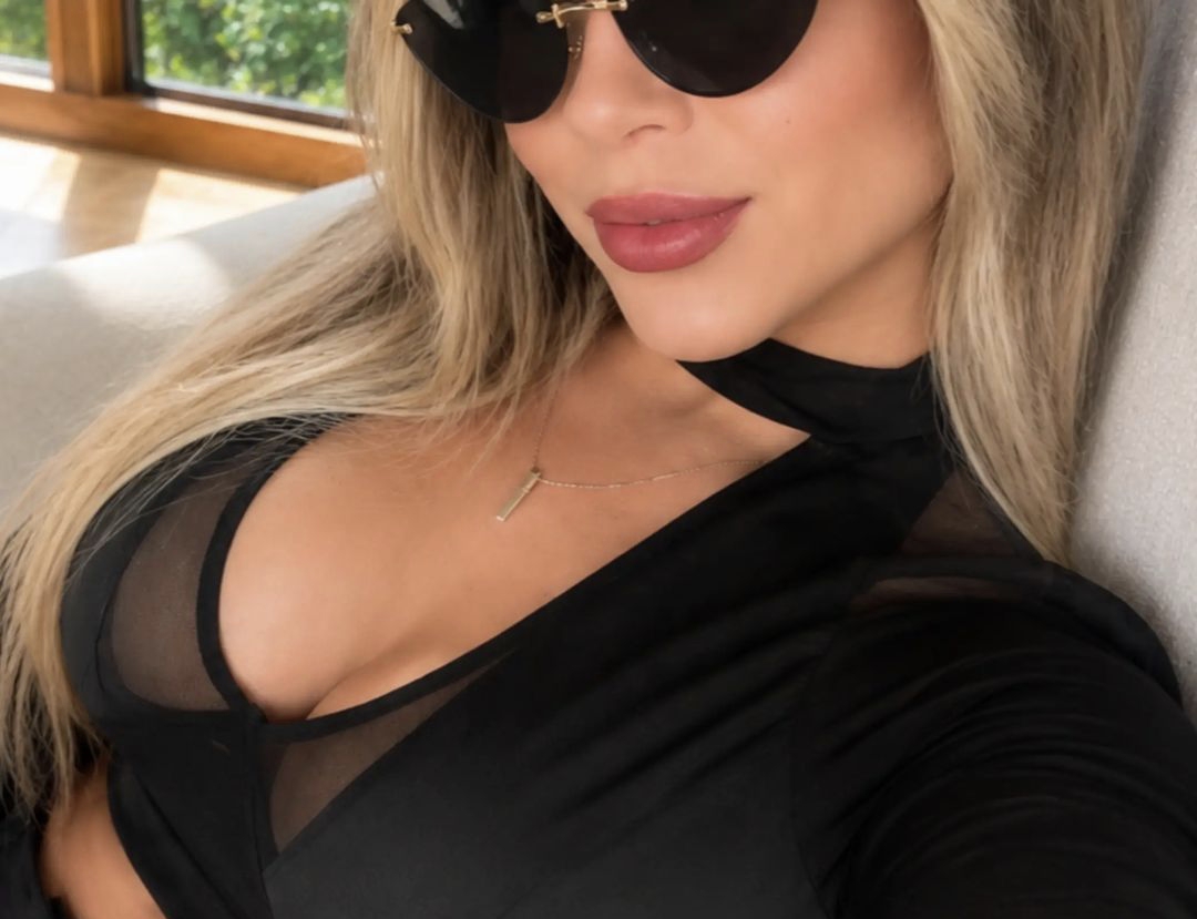Escorte Sexy - Toate Orașele - Ola baby ! Daca ai poftă de nebunii nu ezita, sună-mă si hai în privat sa te facem de cap.  .  .  sunt exact ce ai nevoie! Pupici!