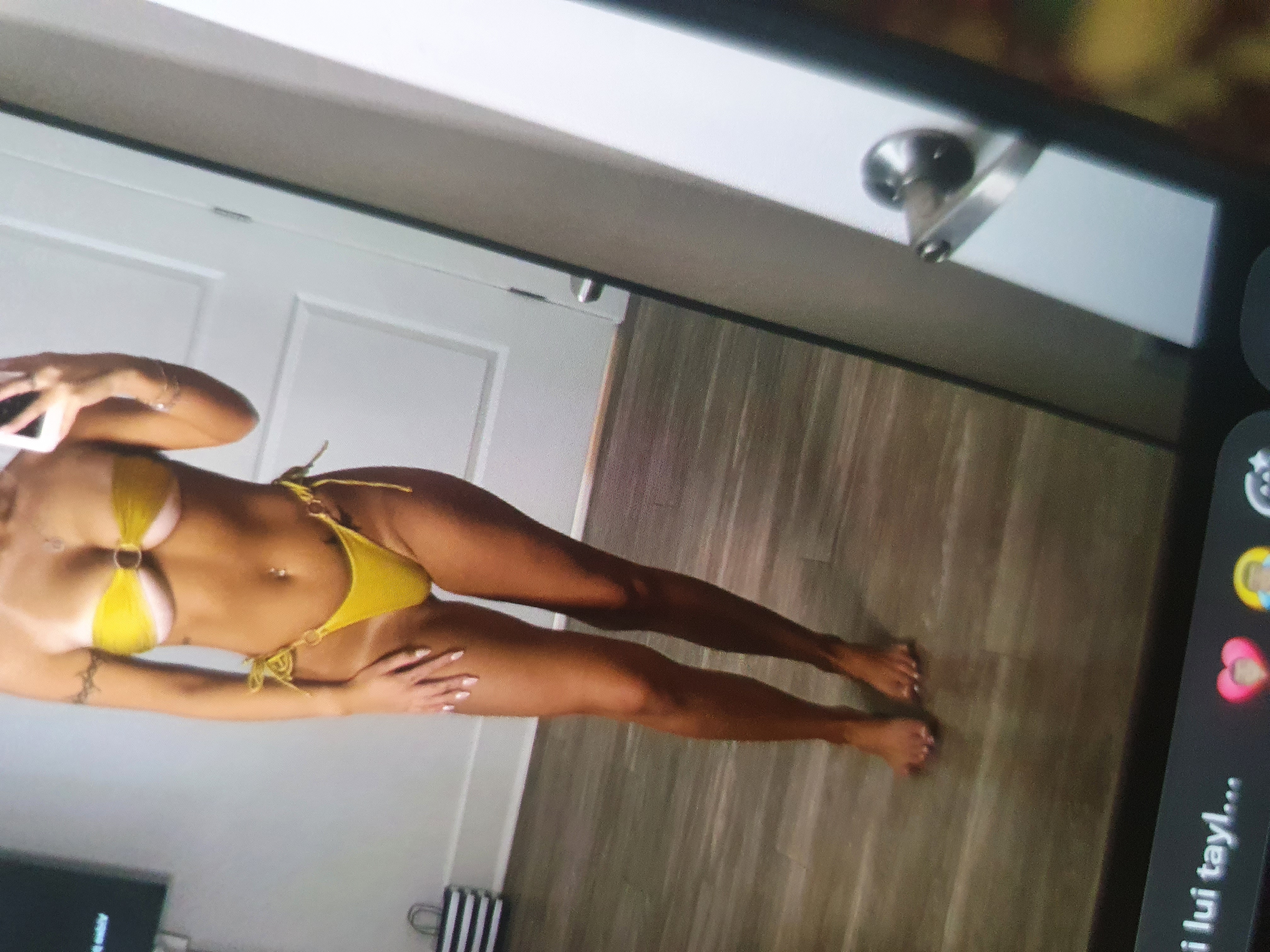 Escorte Sexy - Kurtea De Arges - Roscata discreta atenta la cerintele tale, ofer domnilor manierati companie si masaj terapeutic la domiciliul meu.  Ofer si cer seriozitate maxima, igiena garantata.  Detalii suplimentare la telefon. 