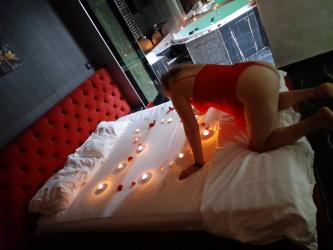 București - Escorta Sexy - Escorta senzuala iti pot oferi companie, suntem cuplu soț si soție vă asteptam să va descoperiți cele mai ascunse fantezii si secrete suntem deschisi si naturali vă așteptăm cu drag.  .  .  masaj de relaxare, intr-o ambianta placuta, clipe linistite la domiciliul meu sau al tau.  Astept domni seriosi si manierati.  Detalii la telefon