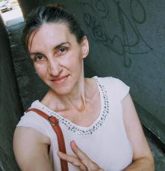 Escorte Sexy - Galați - Escorta senzuala iti pot oferi companie, , intr-o ambianta placuta, clipe linistite la domiciliul meu sau al tau.  Astept domni seriosi si manierati.  Detalii la telefon