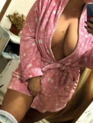 Escorte Sexy - PLOIESTI - Escorta apetisanta, dulce si atenta cu tine, locuiesc singura, ofer masaj complet, garantez igiena si seriozitate, sunt o persoana sociabila, educata, ma adresez persoanelor cu bun simt, nu raspund la privat.  Detalii la telefon.  Poze reale