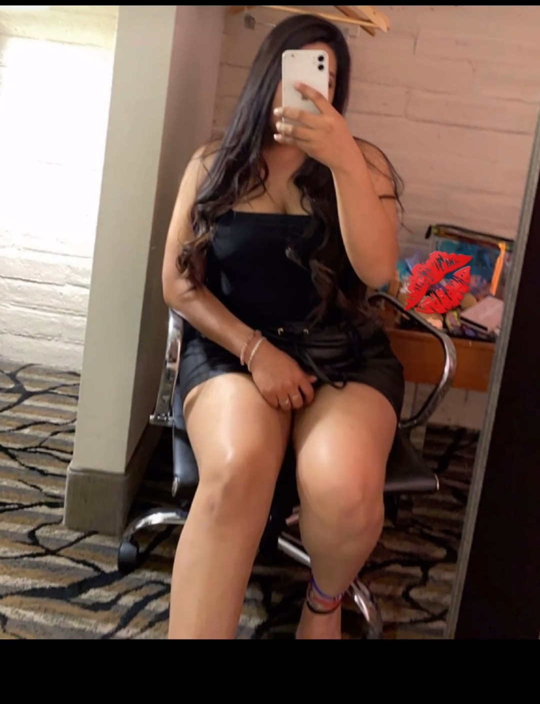 Escorta Sex - Escorta manierata am revenit.  Ofer companie si masaj terapeutic facut cu creme si uleiuri aromate domnilor manierati intr-o locatie discreta.  Locuri de parcare si ac.  Detalii la telefon.  - Telefon: 0752345071 
