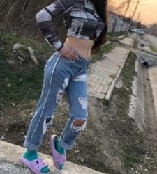Bucuresti - Escorta Sexy - Sunt o fata serioasa, cu cei 7 ani de acasa am bunele maniere ofer servici domnilor mai multe detali.  la tlf sau pe wapp