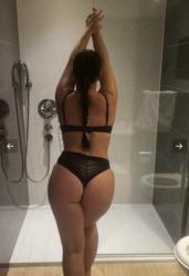 Pitești - Escorta Sexy - Escorta senzuala ofer companie si masaj tantric.  Te invit pe tine domn manierat sa te bucuri de o sedinta de masaj relaxant intr-un ambient discret si placut, daca apreciezi masajul, esti unde trebuie, poze reale,