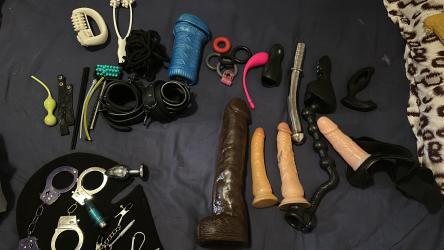 Bucuresti - Escorta Sexy - Salut, ma numesc David , activ , 27ani , cu locatie .  Va ofer masaj de relaxare erotic si multe alte fantezii, dominare sof/hard jocuri erotice detin jucari (dildouri vibratoare de toate marimile) si multe alte jucari .  trebuie doar sa fi decis ce vrei! Nu raspund la numere private ! Nu trimit poze xxx! Cei ce au pofta de caterinca vor fi blocati! Mai multe detalii va astept la telefon sau whatsApp! Multumesc