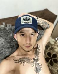 Bucuresti - Escorta Sexy - Salut, ma numesc David , activ , 27ani , cu locatie .  Va ofer masaj de relaxare erotic si multe alte fantezii, dominare sof/hard jocuri erotice detin jucari (dildouri vibratoare de toate marimile) si multe alte jucari .  trebuie doar sa fi decis ce vrei! Nu raspund la numere private ! Nu trimit poze xxx! Cei ce au pofta de caterinca vor fi blocati! Mai multe detalii va astept la telefon sau whatsApp! Multumesc