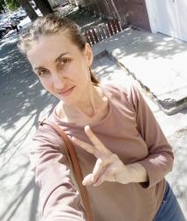 Galați - Escorta Sexy - Pt o relaxare contactează mă folosesc și WhatsApp poza reală Galați ofer companie domnilor manierați higienă discreție și seriozitate maxima preț accesibil.  Galați .  Poza reală . 