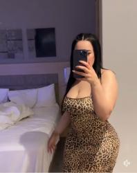 Pitești - Escorta Sexy - Escorta manierata am revenit.  Ofer companie si masaj terapeutic facut cu creme si uleiuri aromate domnilor manierati intr-o locatie discreta.  Locuri de parcare si ac.  Detalii la telefon. 