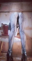Bucuresti - Escorta Sexy - Escorta manierata am revenit.  Ofer companie si masaj terapeutic facut cu creme si uleiuri aromate domnilor manierati intr-o locatie discreta.  Locuri de parcare si ac.  Detalii la telefon. 