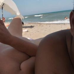 Escorte Sexy - București - Escorta senzuala iti pot oferi companie, suntem cuplu soț si soție vă asteptam să va descoperiți cele mai ascunse fantezii si secrete suntem deschisi si naturali.  .  masaj de relaxare, intr-o ambianta placuta, clipe linistite la domiciliul meu sau al tau.  Astept domni seriosi si manierati.  Detalii la telefon
