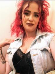 Escorte Sexy - Bucuresti - Ma numesc Larisa.  Sunt o roscata focoasa, pasionala dar si misterioasa.  Vrei sa petreci clipe de neuitat nu ezita sa ma contactezi.  Poze reale 100% confirm wapp
