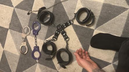 Bucuresti - Escorta Sexy - Salut, ma numesc David , 28 ani , cu locatie .  Va ofer masaj de relaxare erotic si , jucari , dominare soft , hard, si multe alte fantezii, sunt activ .  trebuie doar sa fi decis ce vrei! Nu raspund la numere private ! Nu trimit poze xxx! Cei ce au pofta de caterinca vor fi blocati! Mai multe detalii va astept la telefon sau whatsApp! Multumesc