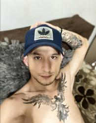 Bucuresti - Escorta Sexy - Salut, ma numesc David , 28 ani , cu locatie .  Va ofer masaj de relaxare erotic si multe alte fantezii, trebuie doar sa fi decis ce vrei! Nu raspund la numere private ! Nu trimit poze xxx! Cei ce au pofta de caterinca vor fi blocati! Mai multe detalii va astept la telefon sau whatsApp! Multumesc