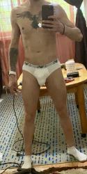 Bucuresti - Escorta Sexy - Salut, ma numesc David , 28 ani , cu locatie .  Va ofer masaj de relaxare erotic si multe alte fantezii, trebuie doar sa fi decis ce vrei! Nu raspund la numere private ! Nu trimit poze xxx! Cei ce au pofta de caterinca vor fi blocati! Mai multe detalii va astept la telefon sau whatsApp! Multumesc