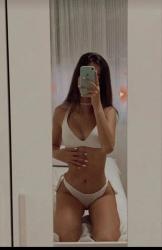 Bucuresti - Escorta Sexy - Bună sunt o femeie care se bucură de compania unui bărbat adevărat, o persoană respectuoasă și elegantă.  
Vei aprecia comportamentul meu fără grabă.  
Vreau doar să mă relaxez , sa ne bucurăm de timpul petrecut împreună.  
Bărbatul ideal pentru mine este un gentleman ocupat, extrem de generos, înțelegător și extraordinar de calm!
Îmi place ceea ce fac și vă promit că și vouă vă va plăcea.  
Caut pe cineva care să mă trateze la fel de minunat pe cât știu că îi pot trata.  .  .  aș fi plăcerea ta sexy și obraznică.  
Îți promit că pot să păstrez orice secret.  Atâta timp cât va există seriozitate din partea ta, îți pot deveni cea mai bună prietenă.  Deschisă la minte, am să te surprind în mod plăcut!
Lasă-te ispitit de această experiență unică