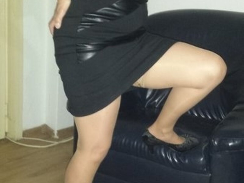 Escorta Sex - Matura mignona, cu experienta in arta masajului, ofer companie si un excelent masaj body relax si terapeutic domnilor manierati, singura in locatie.  Detalii la telefon.  - Telefon: 0764828788 