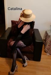 Bucuresti - Escorta Sexy - Sunt Catalina , o doamna rafinata , 40 ani si te invit intr-un cadru intim si select , pentru a petrece momente unice de relaxare !Poze Reale .  Nu raspund la numar privat&amp;sms!