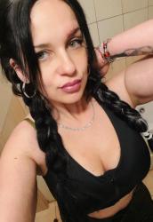 Escorte Sexy - Bucuresti - Escorta senzuala iti pot oferi companie, masaj de relaxare, intr-o ambianta placuta, clipe linistite la domiciliul meu sau al tau.  Astept domni seriosi si manierati.  Detalii la telefon