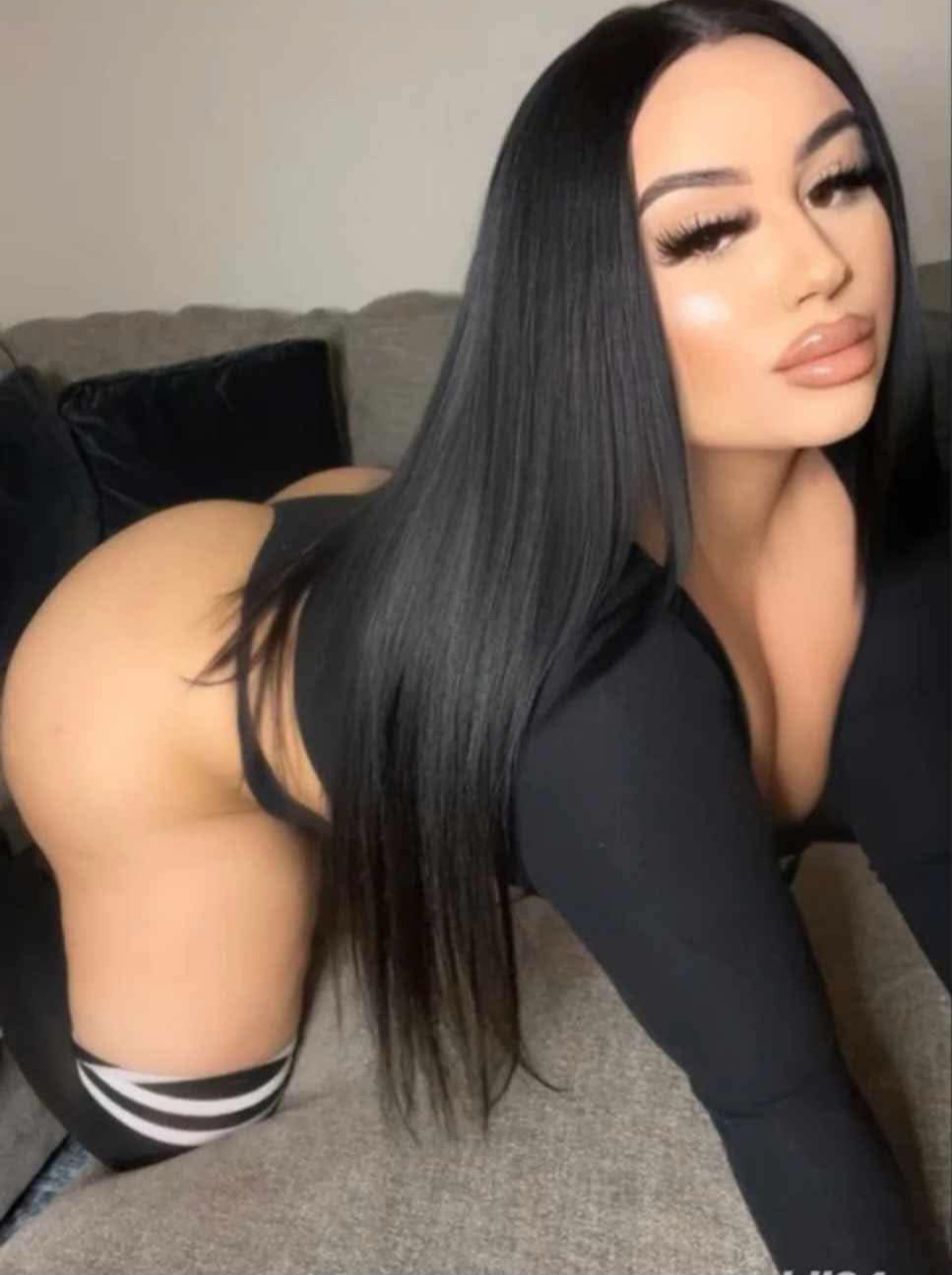 Escorta Sex - Escorta matura si cu experienta ofer companie, masaj terapeutic de relaxare, locatie de lux.  Sunt foarte eleganta, finuta si cu bun simt.  Rog seriozitate.  Detalii la telefon.  - Telefon: 0764869890 