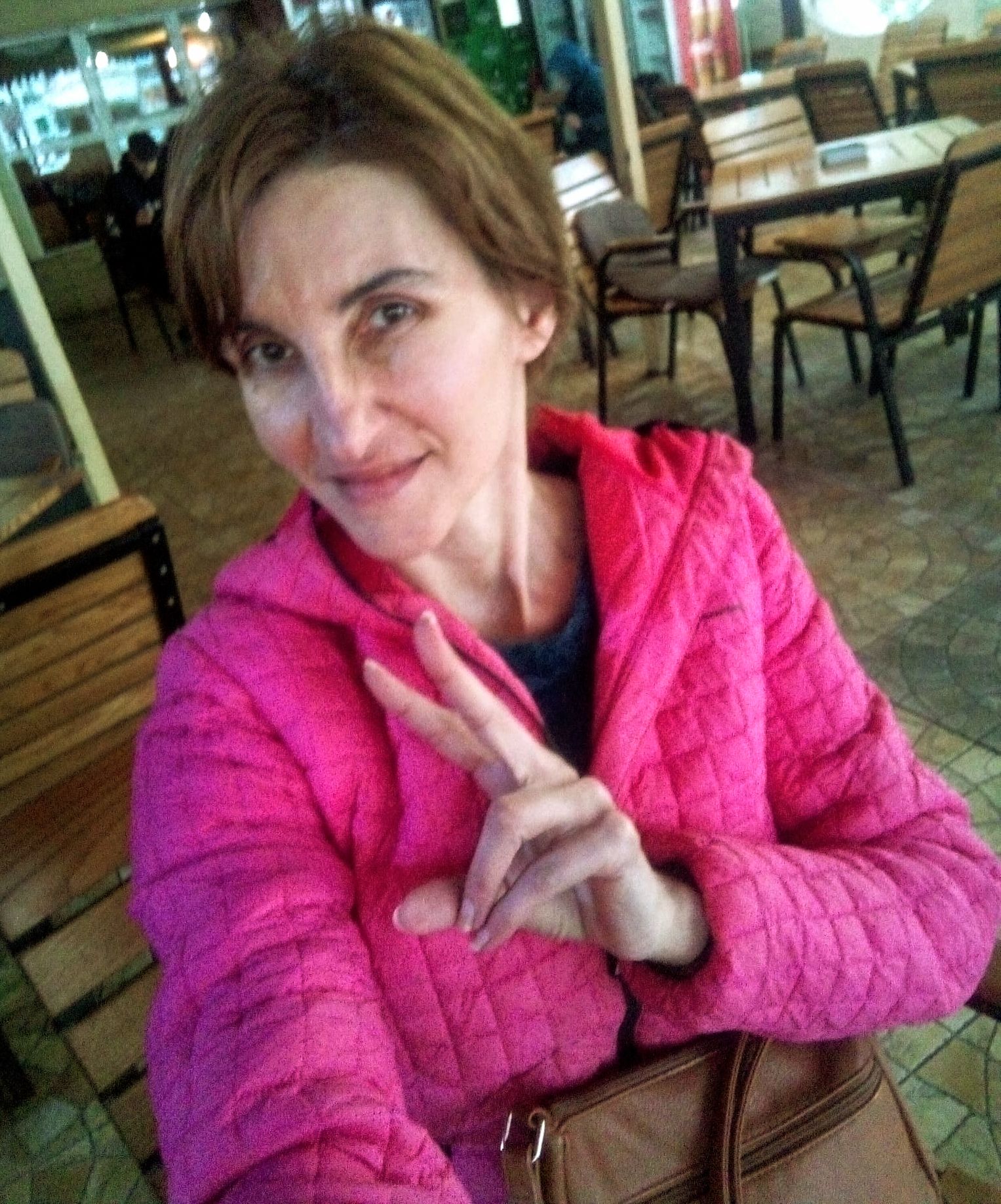 Escorta Sex - Șatenă  matura 100% reală atenta la cerintele tale, ofer domnilor manierati companie .  .  Ofer si cer seriozitate maxima, higiena garantata.  Detalii suplimentare la telefon.  Nu accept, dotati cu bile, program de zi.  Exclus persoane in stare de ebrietate.  Am dreptul de a selecta clientela.  - Telefon: 0749694289 