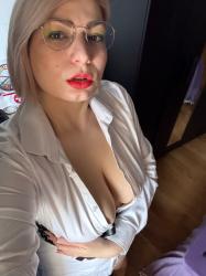 Brasov - Escorta Sexy - Sunt o milfa de 38 de ani, pregătită să te excit și să-ți îndeplinesc orice fantezie.  
Intră pe OnlyFans: maya2023rebel – toți abonații noi primesc un video gratuit de 3 minute.  
Vrei ceva anume? Spune-mi și îți fac video exact cum îți place.  Nu mă opresc până nu ești satisfăcut. 