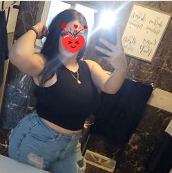 Escorte Sexy - Pitești - Escorta manierata am revenit.  Ofer companie si masaj terapeutic facut cu creme si uleiuri aromate domnilor manierati intr-o locatie discreta.  Locuri de parcare si ac.  Detalii la telefon. 