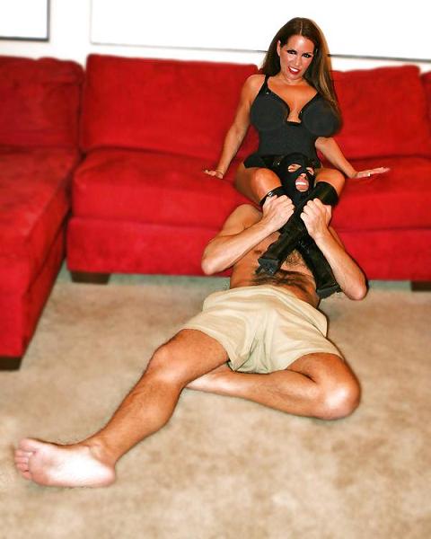 Bucuresti - Escorta Sexy - STAPANA caut sclav pentru inchiriat, sa stie sa faca menaj, sluga sau sclav sexual pentru doamne, domni si cupluri.  Sclavul sa imi apartina si sa faca tot ce ii spun.  Pentru detalii, sclavule sa ma suni la 0906-760-888 (1, 9eur/min+tva) sau  trimiti mesaj cu textul STAPANA la nr.  1580 (1, 5eur/sms+tva) si te contactez eu dk ai peste 18 ani. 