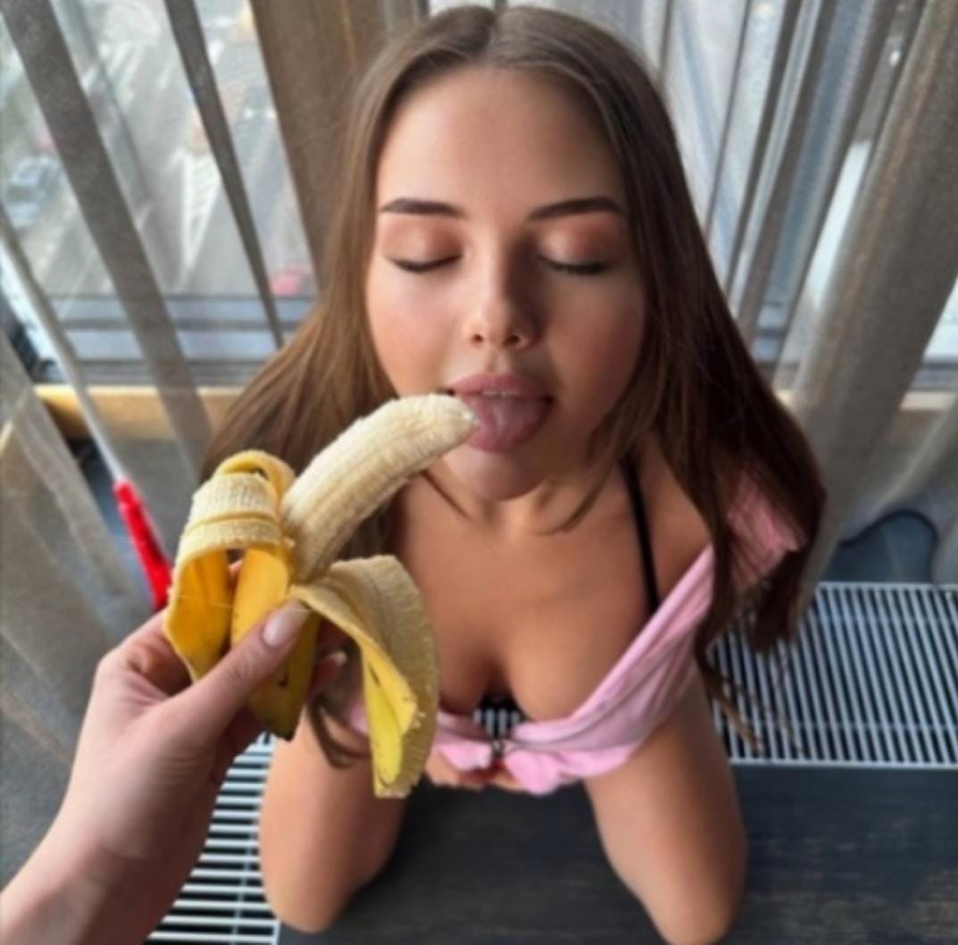 Escorte Sexy - Toată Tara - Sunt atât de excitată.  Am nevoie de tine așa cum și tu ai de .  .  .  o femeie care sa te înnebunească cu trupul ei .  Nu mai vreau jucăria, vreau sa te simt pe tine .  Hai, sună-mă să ne destrăbălam amândoi .  .  .  sunt fără prejudecăți.  Aștept și SMS la Nr 1523 - textul - ANA